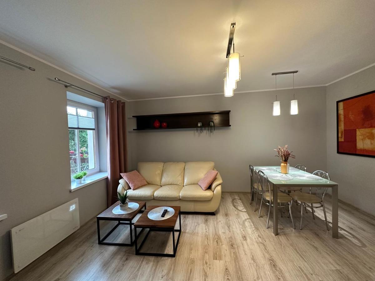 Apartament Przy Cieplickich Tezniach Еленя-Гура Экстерьер фото