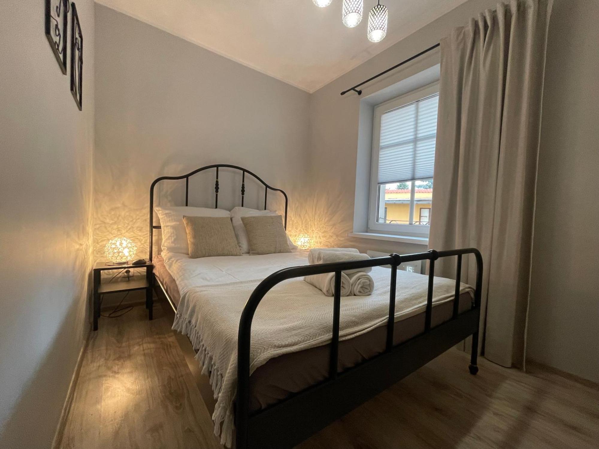 Apartament Przy Cieplickich Tezniach Еленя-Гура Экстерьер фото