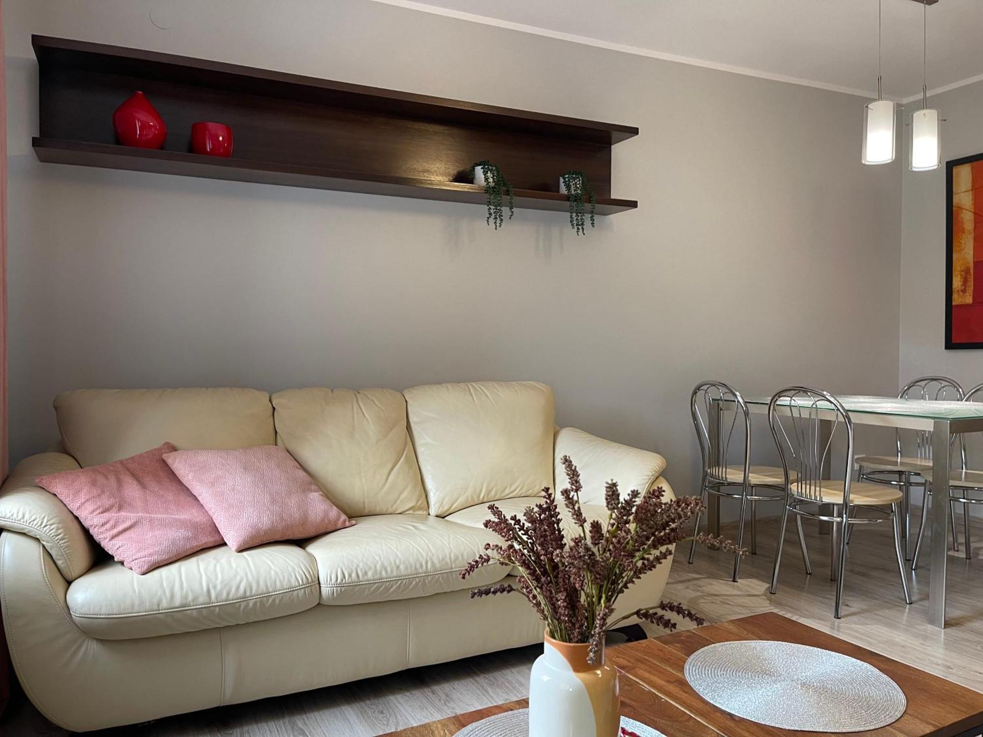 Apartament Przy Cieplickich Tezniach Еленя-Гура Экстерьер фото